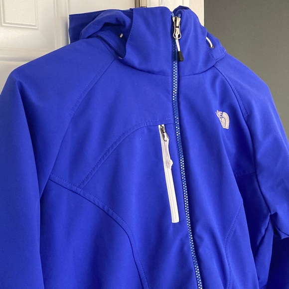 New: The North Face Apex Bionic Hooded Jacket with Primaloft. Size Medium